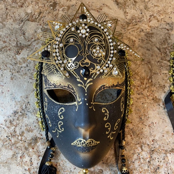 Mask - Hallowe’en or Masquerade - Picture 2 of 7